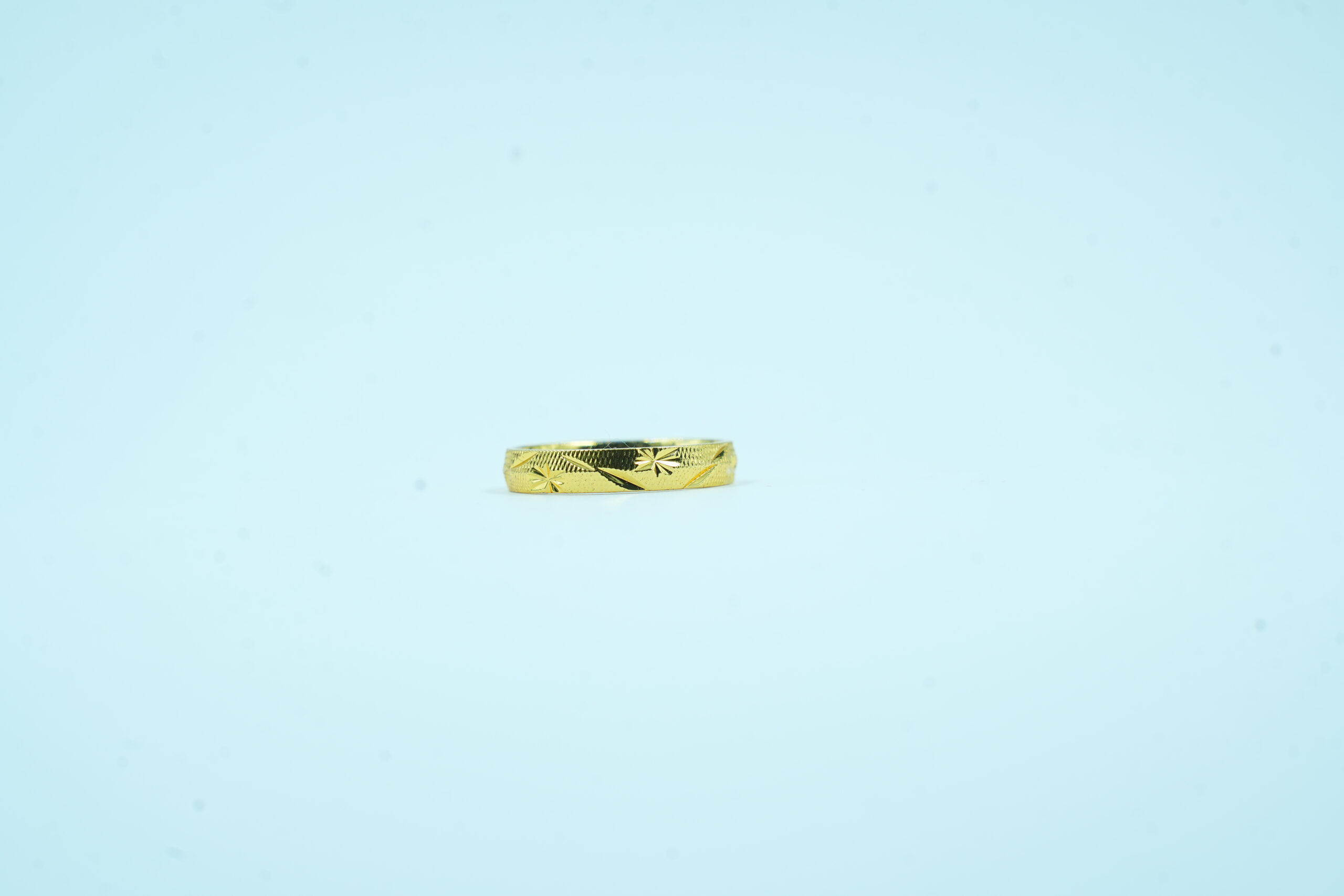 Mens Gold Ring - Image 2